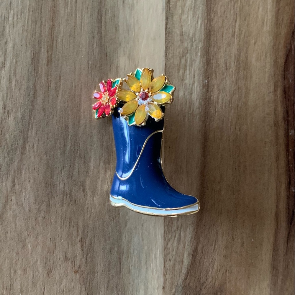 Enamel rain boots with flower Brooch Pin jewelry NWOT